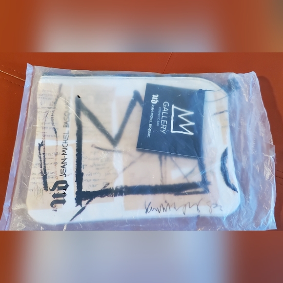 NWT Urban Decay BASQUIAT Cosmetic Bag - Picture 7 of 7